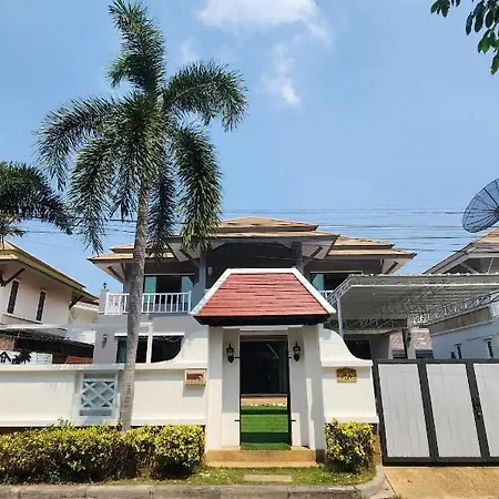 Deluxe Pool Close To And Walking Street! Villa