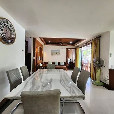 Villa D30长住优惠-市中心海边高端别墅区6间卧室泳池别墅 Pattaya