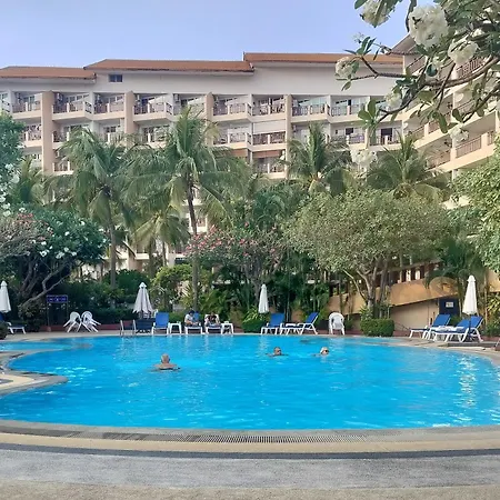Royal Hill Luxurious Spacious 2 Bedrooms 2 Baths 100sqm Wi-fi Apartment Pattaya