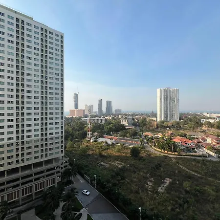 Lumpini Naklua-wongamat B14 Near Terminal 21 Apartment