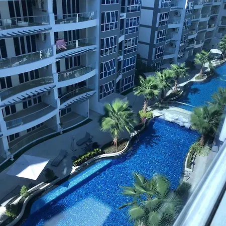 芭提雅中心 Grand Avenue 2卧室公寓泳池景 智能电视 高速互联网