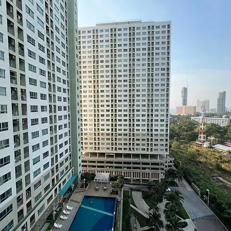 Lumpini Naklua-wongamat B14 Near Terminal 21 Apartment *