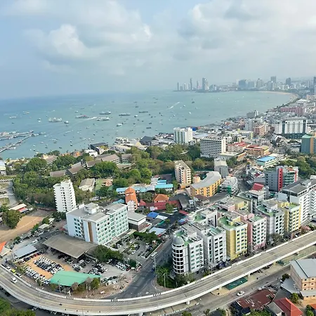 View Sea看海观景公寓 机场巴士站隔壁 出门双条车到芭提雅海滩、步行街和各㬌点 Apartment
