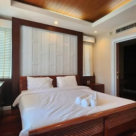 Deluxe Pool Close To And Walking Street! Villa Pattaya