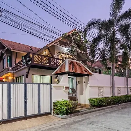 Deluxe Pool Close To And Walking Street! Villa *