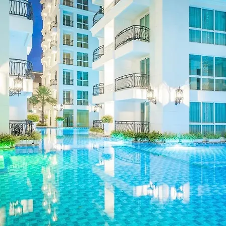 Center Luxurious Garden 2 Apartment *