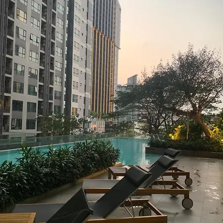 The Base 24 H Service Apartment *