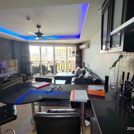 Royal Hill Luxurious Spacious 2 Bedrooms 2 Baths 100sqm Wi-fi Apartment