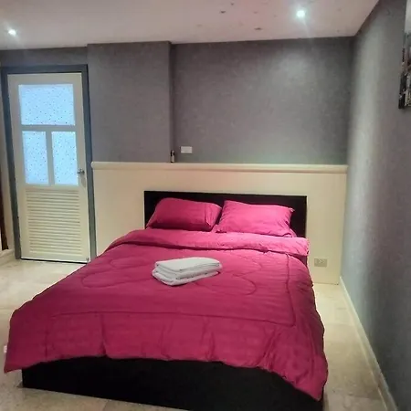 Royal Hill Luxurious Spacious 2 Bedrooms 2 Baths 100sqm Wi-fi *