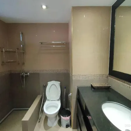 Royal Hill Luxurious Spacious 2 Bedrooms 2 Baths 100sqm Wi-fi Apartment *