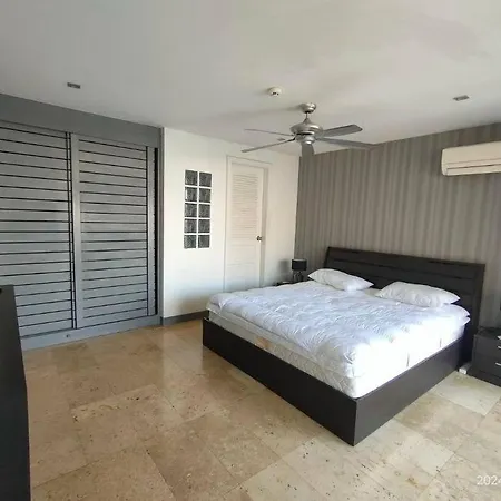 Apartment Royal Hill Luxurious Spacious 2 Bedrooms 2 Baths 100sqm Wi-fi Pattaya