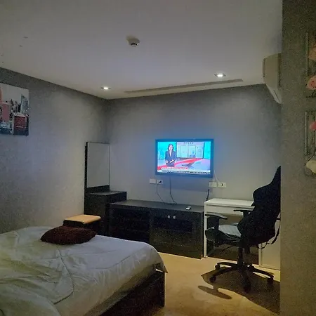 Royal Hill Luxurious Spacious 2 Bedrooms 2 Baths 100sqm Wi-fi * Pattaya