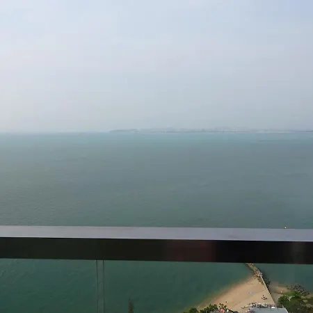 Apartment Oceanfront Luxury In With Private And Inifinity Pool - Not A 30 Day Minimum Pattaya
