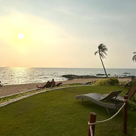 Oceanfront Luxury In With Private And Inifinity Pool - Not A 30 Day Minimum Apartment