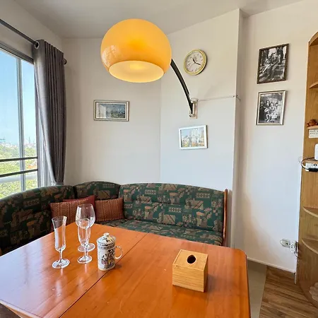 Apartment View Sea看海观景公寓 机场巴士站隔壁 出门双条车到芭提雅海滩、步行街和各㬌点 *