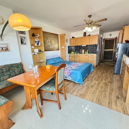 View Sea看海观景公寓 机场巴士站隔壁 出门双条车到芭提雅海滩、步行街和各㬌点 Pattaya