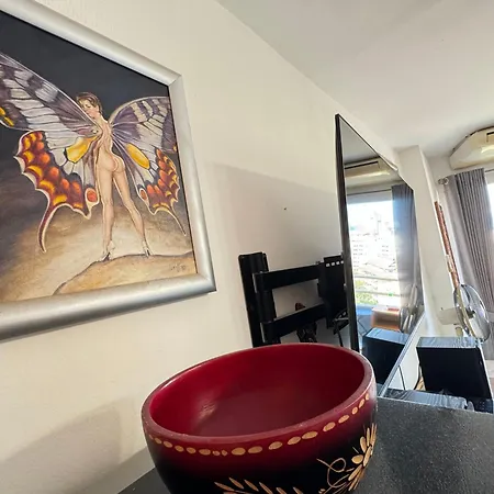 Apartment View Sea看海观景公寓 机场巴士站隔壁 出门双条车到芭提雅海滩、步行街和各㬌点