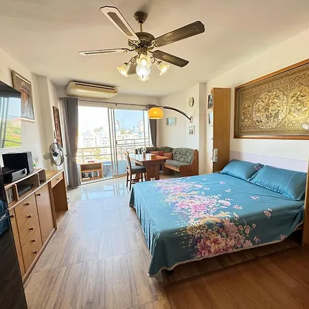 View Sea看海观景公寓 机场巴士站隔壁 出门双条车到芭提雅海滩、步行街和各㬌点 * Pattaya