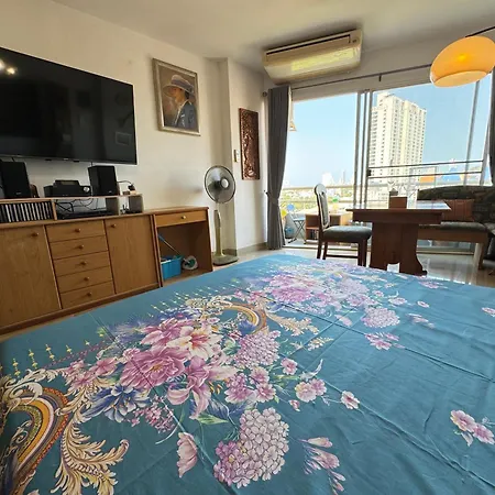 View Sea看海观景公寓 机场巴士站隔壁 出门双条车到芭提雅海滩、步行街和各㬌点 Pattaya
