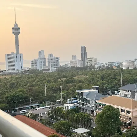 View Sea看海观景公寓 机场巴士站隔壁 出门双条车到芭提雅海滩、步行街和各㬌点 Apartment *