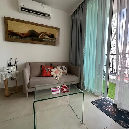 Center Luxurious Garden 1 Apartment