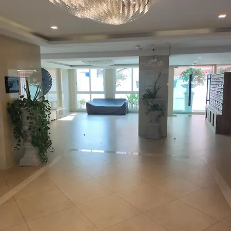 Center Luxurious Garden 1 Apartment *