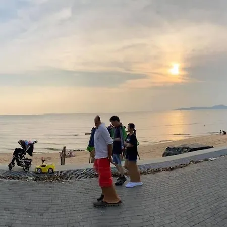 Apartment Moderne Og Delikat Pa Stranden I Jomtien *