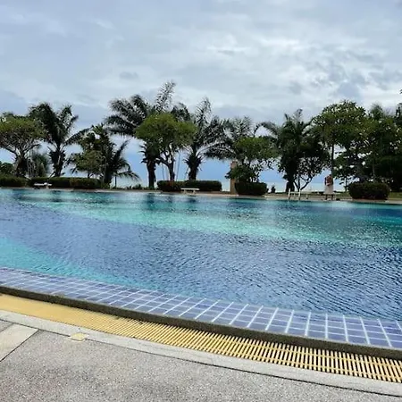 Moderne Og Delikat Pa Stranden I Jomtien