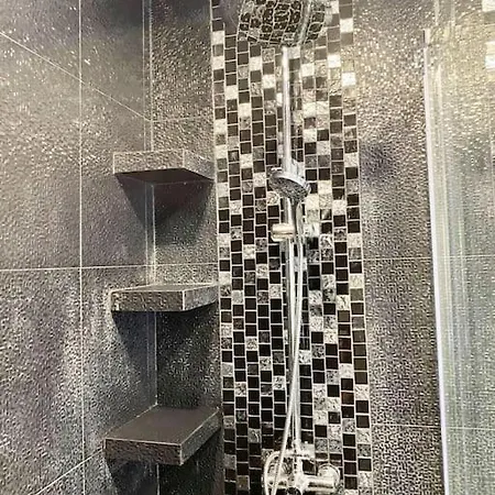 Apartment Moderne Og Delikat Pa Stranden I Jomtien *
