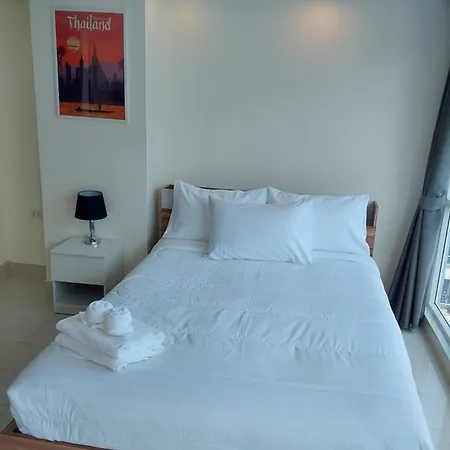 Grand Avenue, 2 Bed-/ 2 Bathroom, 70 Sqm, Pool View อพาร์ทเม้น