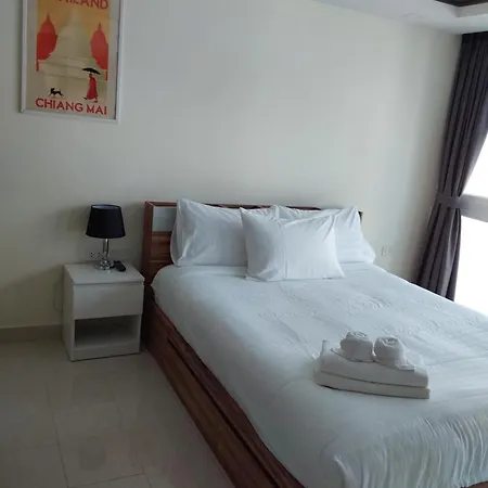 Grand Avenue, 2 Bed-/ 2 Bathroom, 70 Sqm, Pool View อพาร์ทเม้น Pattaya