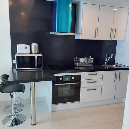 Grand Avenue, 2 Bed-/ 2 Bathroom, 70 Sqm, Pool View Pattaya