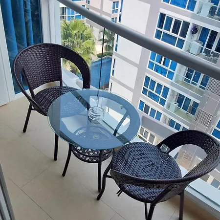 Grand Avenue, 2 Bed-/ 2 Bathroom, 70 Sqm, Pool View อพาร์ทเม้น