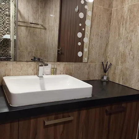 Grand Avenue, 2 Bed-/ 2 Bathroom, 70 Sqm, Pool View Pattaya