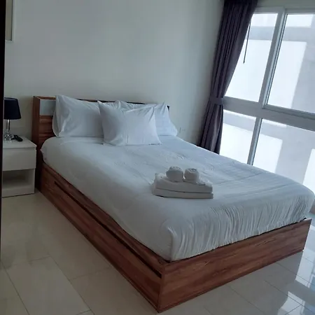 Grand Avenue, 2 Bed-/ 2 Bathroom, 70 Sqm, Pool View อพาร์ทเม้น Pattaya