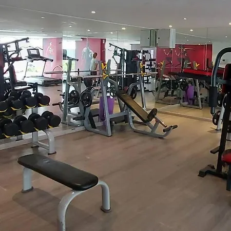 Grand Avenue, 2 Bed-/ 2 Bathroom, 70 Sqm, Pool View อพาร์ทเม้น Pattaya