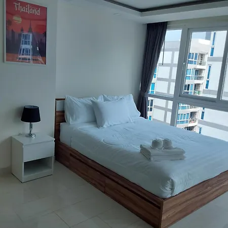 อพาร์ทเม้น Grand Avenue, 2 Bed-/ 2 Bathroom, 70 Sqm, Pool View *