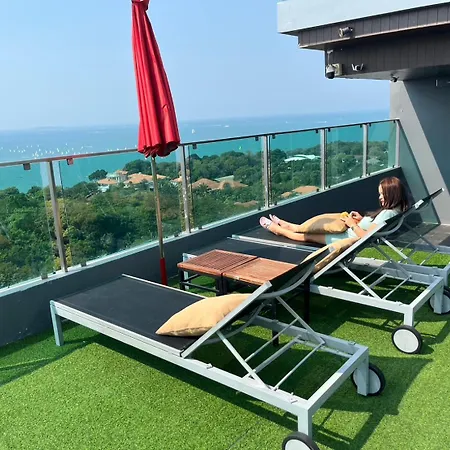 Pratamnak Luxury Condo, Golf, Ocean View Pattaya