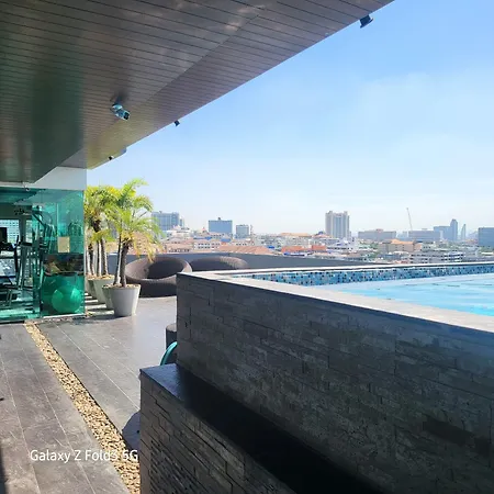Pratamnak Luxury Condo, Golf, Ocean View Pattaya