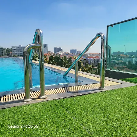 Pratamnak Luxury Condo, Golf, Ocean View * Pattaya