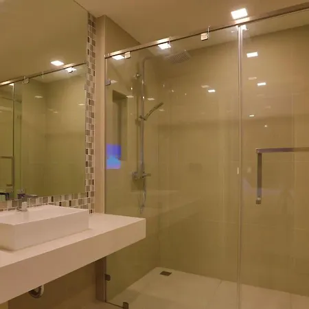 Pratamnak Luxury Condo, Golf, Ocean View Apartment Pattaya
