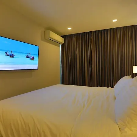 Pratamnak Luxury Condo, Golf, Ocean View * Pattaya