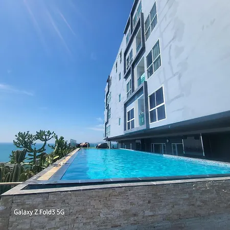 Pratamnak Luxury Condo, Golf, Ocean View * Pattaya