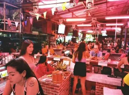 Luxury Semi-2bed Pool Near & Walking Street! Pattaya