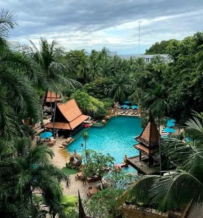 อพาร์ทเม้น Luxury Semi-2bed Pool Near & Walking Street! *