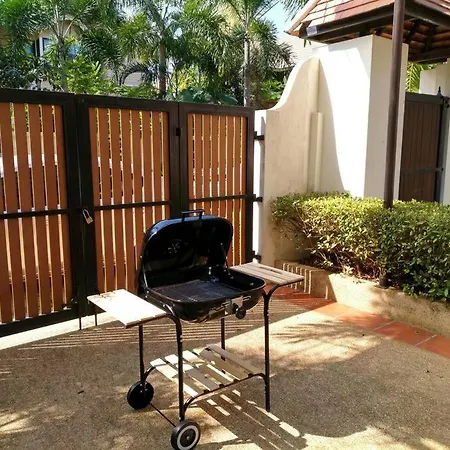 Deluxe Pool Close To And Walking Street! Villa