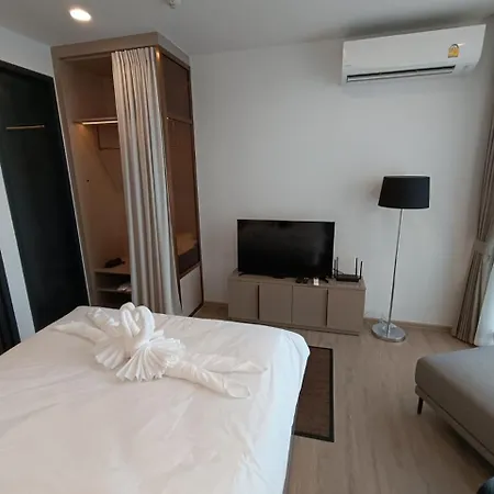 อพาร์ทเม้น Downtown Chic Rooftop Pool #en797 *
