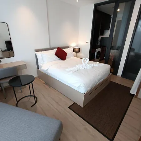 Downtown Chic Rooftop Pool #en797 อพาร์ทเม้น Pattaya