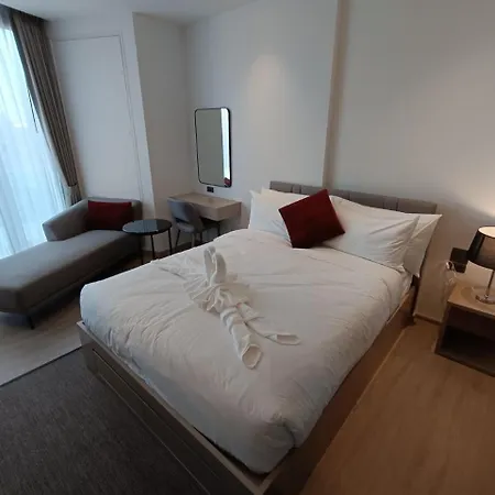 Downtown Chic Rooftop Pool #en797 * Pattaya