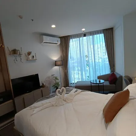 Downtown Chic Rooftop Pool #en797 Pattaya